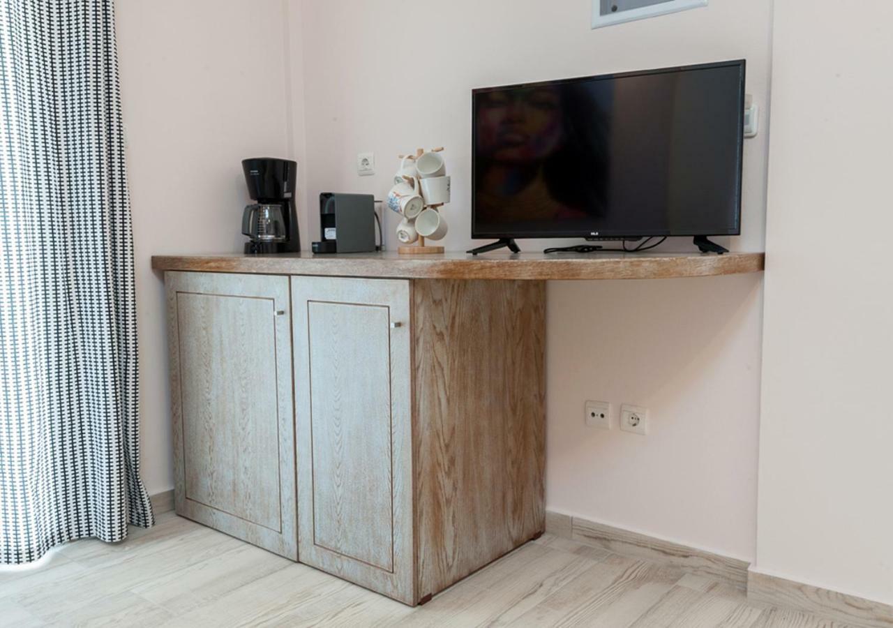 Iliovasilema Aparthotel Плати Екстериор снимка