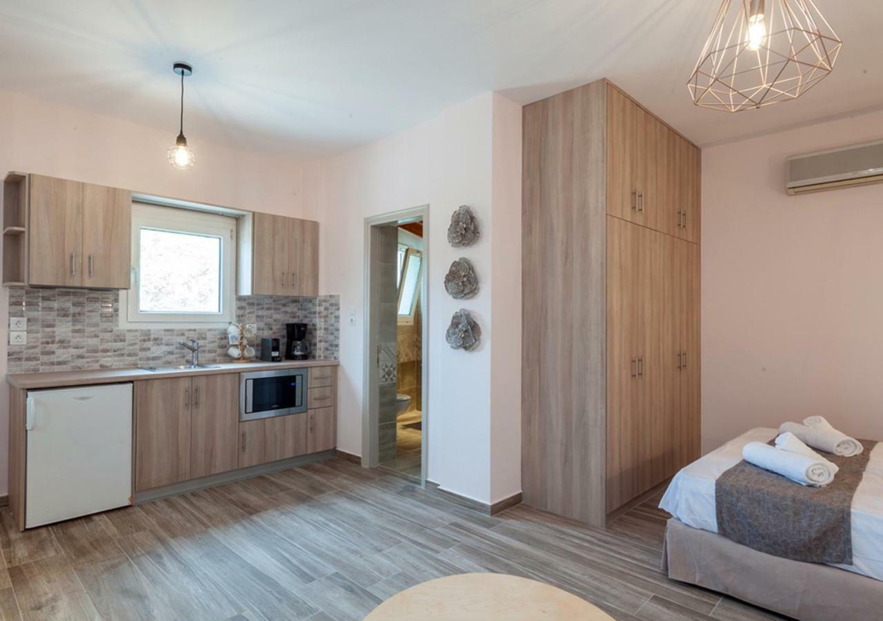 Iliovasilema Aparthotel Плати Екстериор снимка